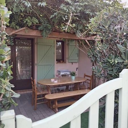 Jolie Maisonnette Dans Residence Calme Avec Piscine Le Barcares Exterior photo