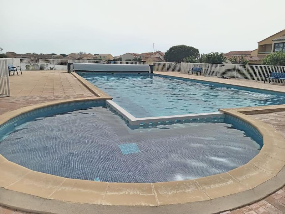 Jolie Maisonnette Dans Residence Calme Avec Piscine Le Barcares Exterior photo