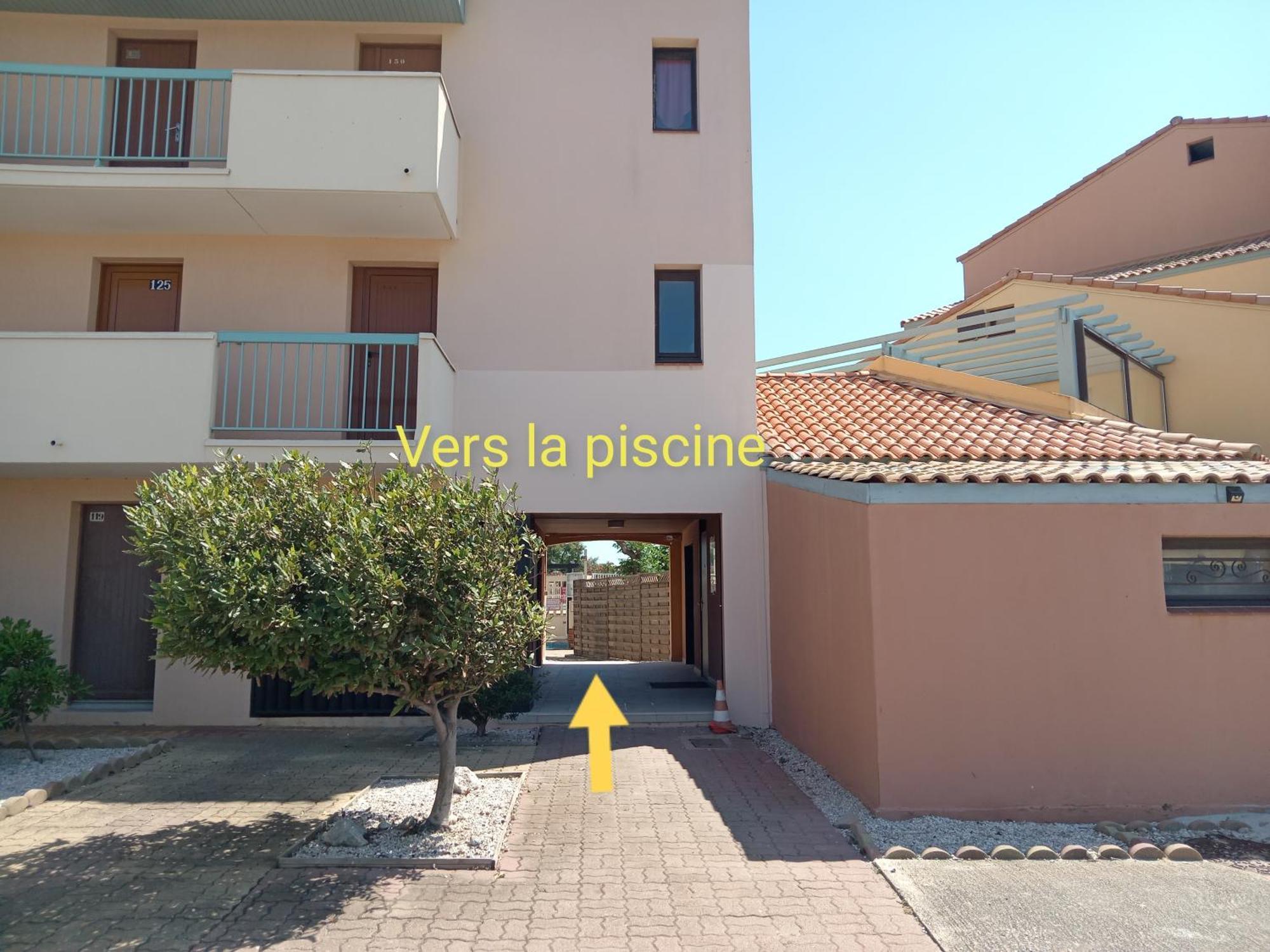 Jolie Maisonnette Dans Residence Calme Avec Piscine Le Barcares Exterior photo
